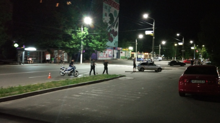 В Запорожской области мотоциклист и велосипедист не смогли поделить дорогу (Фото)