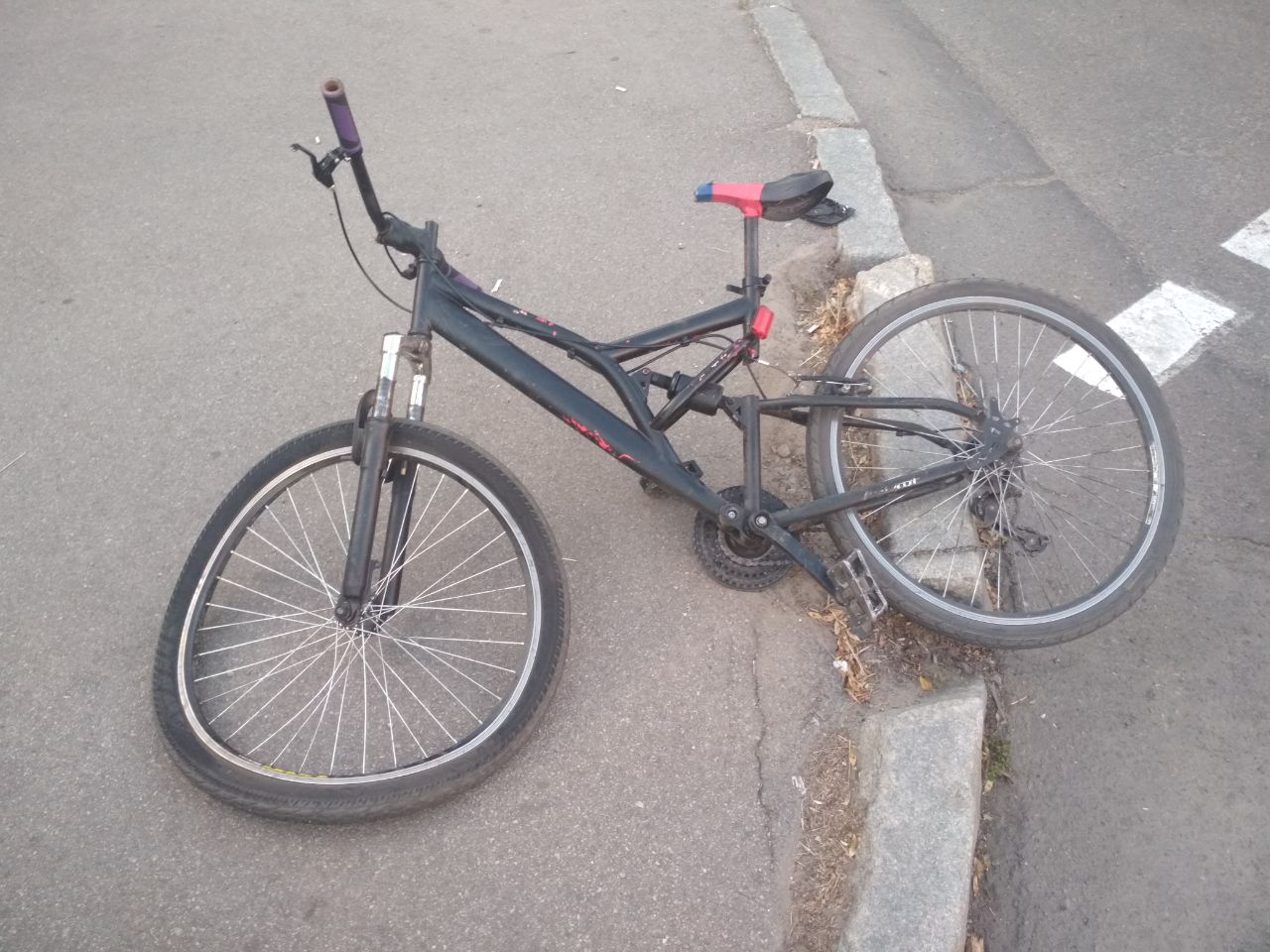 В Запорожье 14-летний парень угодил под колеса иномарки (Фото)