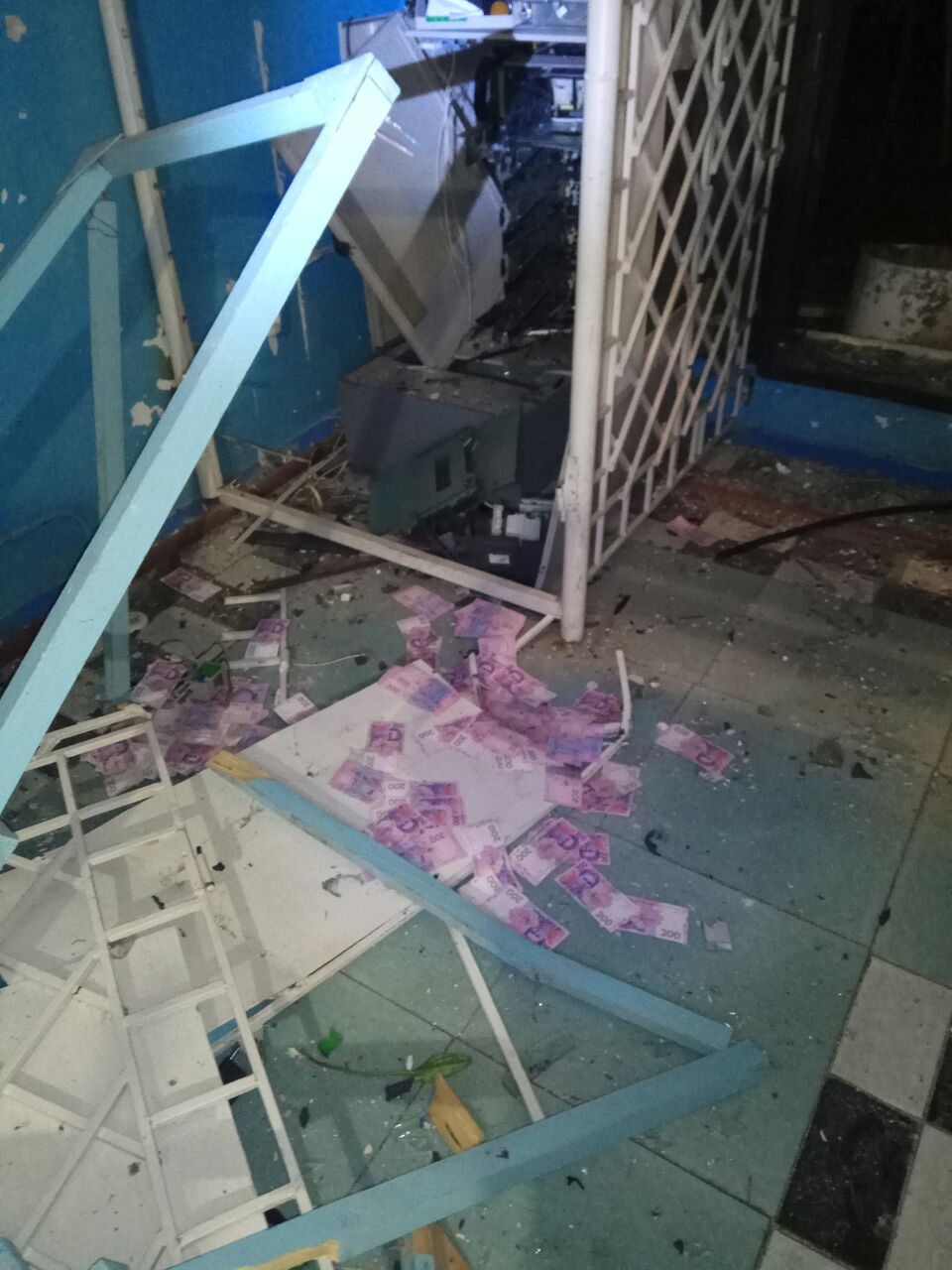 В Запорожской области неизвестные взорвали банкомат (Фото)