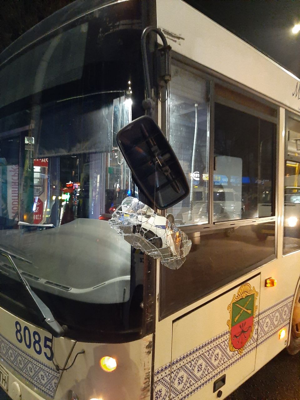 В центре Запорожья произошло ДТП с участием пассажирского автобуса (Фото)