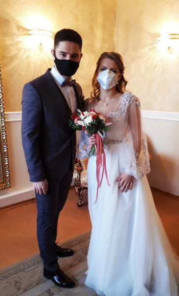 Свадьбы в масках: во время карантина в центральном ЗАГСе Запорожья расписались уже 20 пар, – ФОТО