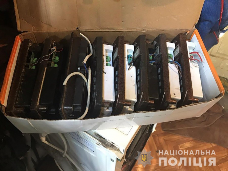В Запорожье оперативники разоблачили серийную воровку
домофонов